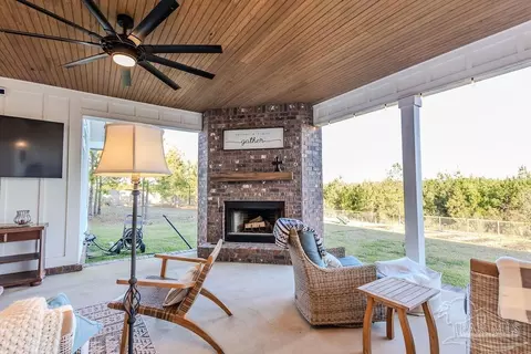 Exterior - 7628 Buffalo Ridge Rd, Pace, FL 32571 photo 5 of 14