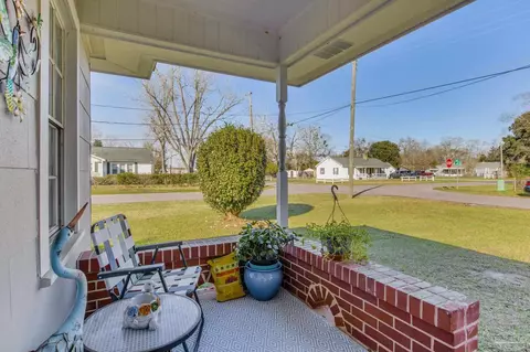 Exterior - 311 Booth Ave, Cantonment, FL 32533 photo 4 of 18