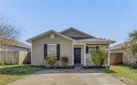 5877 Tryton Cir, Bellview, FL 32526