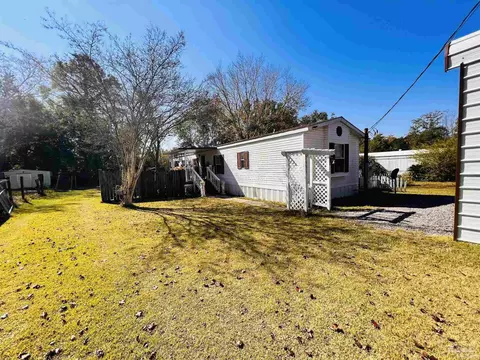 951 Rose Petal Ln, Cantonment, FL 32533