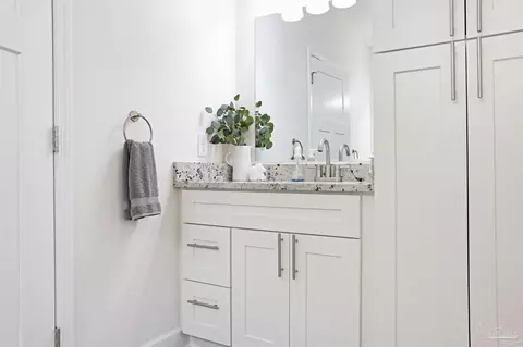 Bath - 4226 N Cambridge Way, Pace, FL 32571 photo 7 of 9