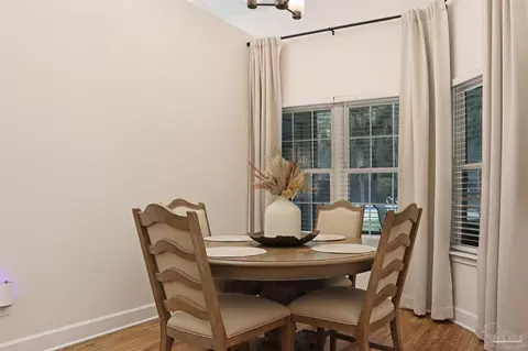 Dining - 4226 N Cambridge Way, Pace, FL 32571 photo 5 of 6