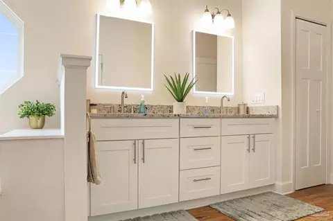 Bath - 4226 N Cambridge Way, Pace, FL 32571 photo 2 of 9