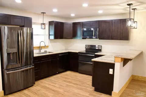 7672 Tuttle Blvd, Milton, FL 32583 photo 3