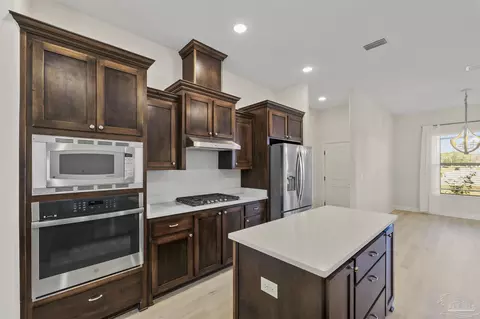 Kitchen - 6506 Cedar Key Dr, Milton, FL 32570 photo 2 of 4