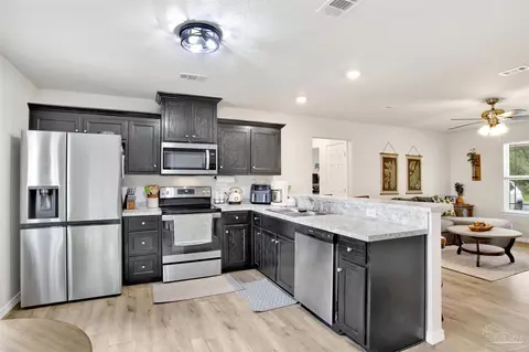 6094 Syrcle Ave, Milton, FL 32570