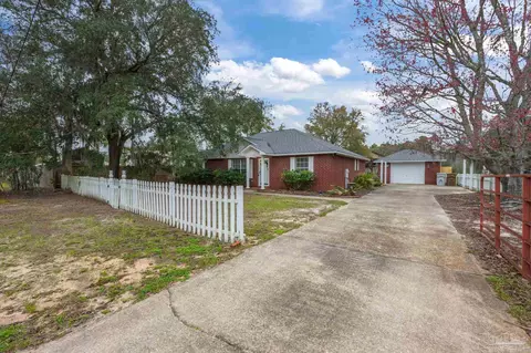 3159 Hickory St, Navarre, FL 32566