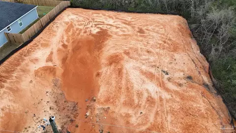 3300 Bonfire Dr, Milton, FL 32583