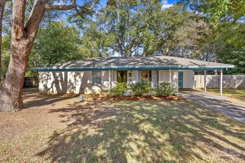 2000 Elaine Cir, Pensacola, FL 32504