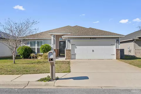 8482 Island Dr, Navarre, FL 32566