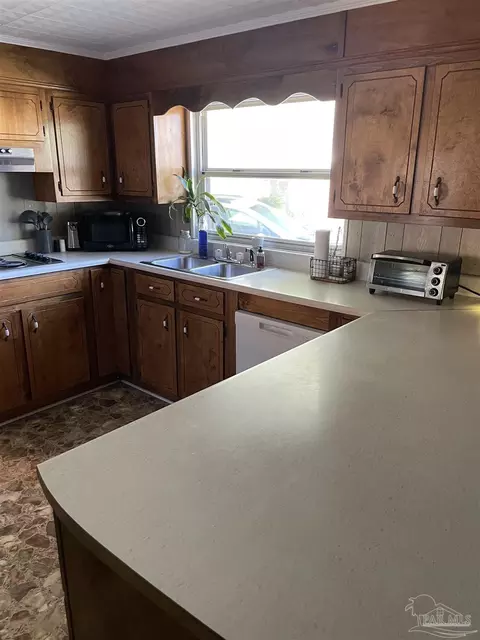 Kitchen - 3971 Hwy 4, Jay, FL 32565 photo 1 of 3