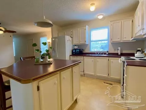 5116 Central Dr, Pace, FL 32571 photo 7