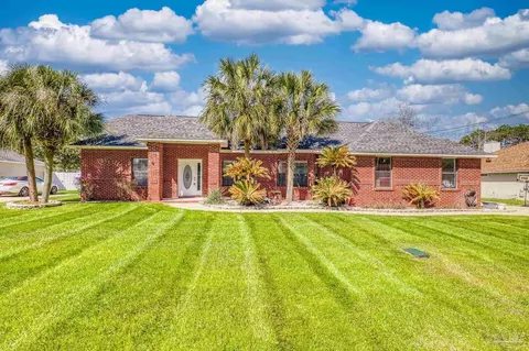 1831 Shady Creek Dr, Cantonment, FL 32533