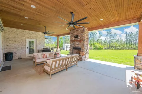 Exterior - 7568 Spears Crossing Ln, Pace, FL 32571 photo 9 of 13