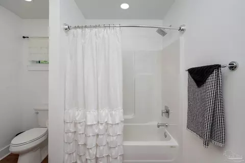Bath - 7568 Spears Crossing Ln, Pace, FL 32571 photo 7 of 9