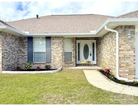 1006 Lake Aire Dr, Pensacola, FL 32506