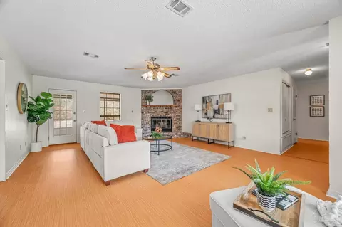 Living - 2562 Renfroe Rd, Pace, FL 32571 photo 2 of 6