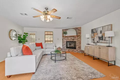 Living - 2562 Renfroe Rd, Pace, FL 32571 photo 5 of 6