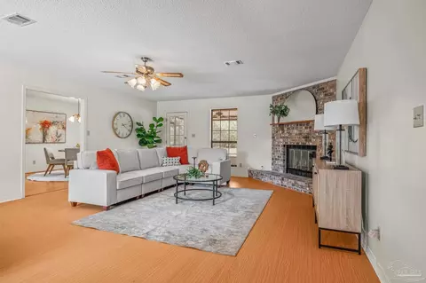 2562 Renfroe Rd, Pace, FL 32571