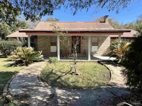 5746 Turkey Rd, Pensacola, FL 32526