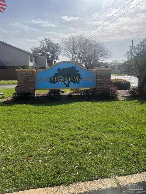 2300 W Michigan Ave #20, Pensacola, FL 32526