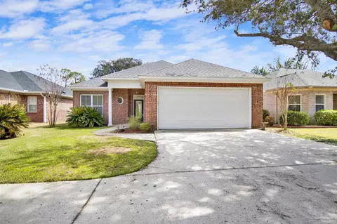 125 Lagoon Dr, Gulf Shores, AL 36542
