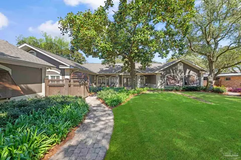 44 Highpoint Dr, Gulf Breeze, FL 32561