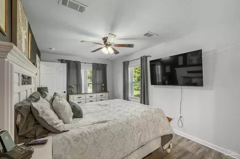 Bedroom - 5320 Hutto Ln, Jay, FL 32565 photo 2 of 2