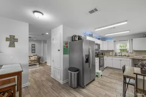 Entry Way - 5320 Hutto Ln, Jay, FL 32565 photo 2 of 2