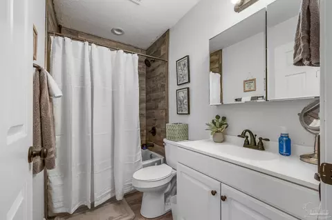 Bath - 5320 Hutto Ln, Jay, FL 32565 photo 1 of 2