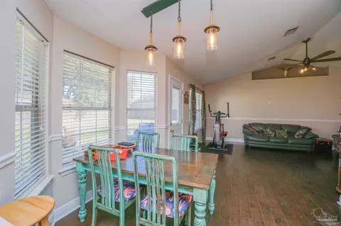 Dining - 4290 Castille Ave, Pace, FL 32571 photo 4 of 5