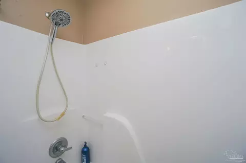 Bath - 4290 Castille Ave, Pace, FL 32571 photo 4 of 4