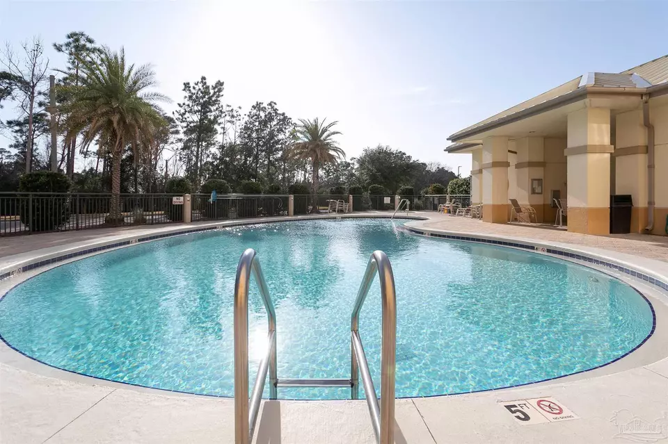 Exterior - 645 Lost Key Dr #604, Pensacola, FL 32507 photo 7 of 10