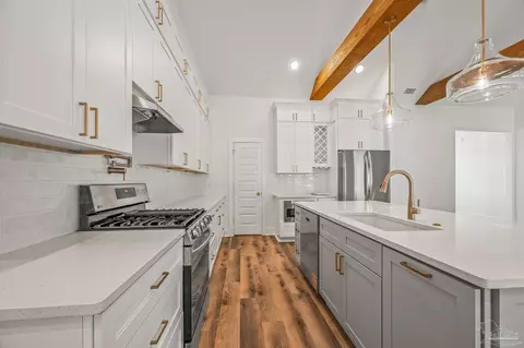 Kitchen - 4172 N Cambridge Way, Pace, FL 32571 photo 4 of 6