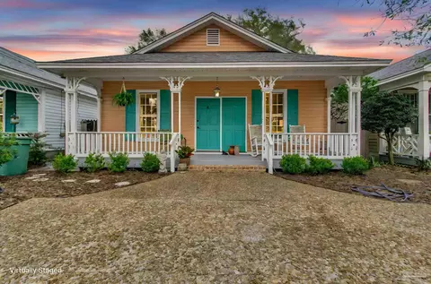 4 Palao Rd, Pensacola, FL 32507