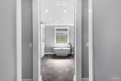 Entry Way - 5221 Hamilton Ln, Pace, FL 32571 photo 4 of 7