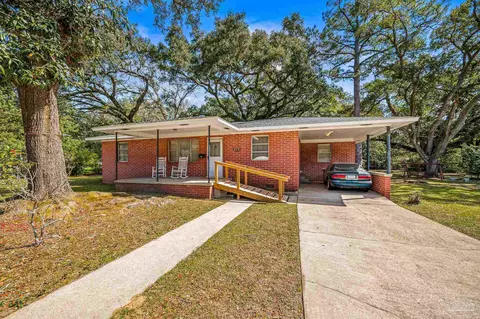 112 Armenia Dr, Pensacola, FL 32505