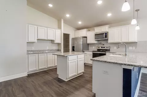 Kitchen - 5197 Peach Dr, Pace, FL 32571 photo 3 of 5