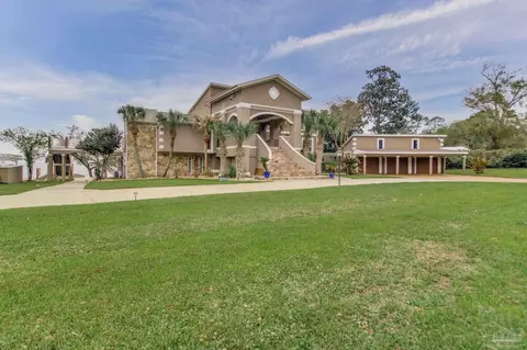 33495 Woodlands Dr, Lillian, AL 36549
