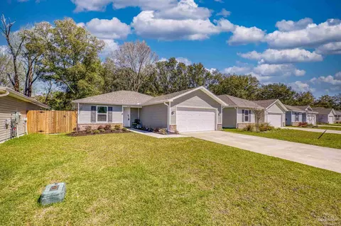 2748 Savannah Michelle Ln, Pensacola, FL 32534