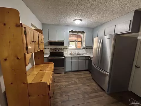 Kitchen - 4125 Busby Ln, Pace, FL 32571 photo 2 of 3