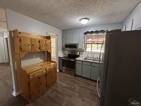 Kitchen - 4125 Busby Ln, Pace, FL 32571 photo 3 of 3