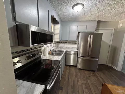 Kitchen - 4125 Busby Ln, Pace, FL 32571 photo 1 of 3
