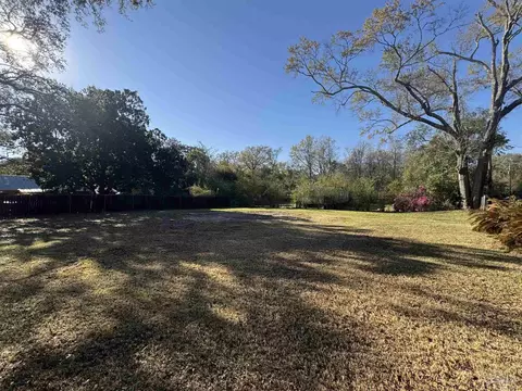 8 Dianah St, Pensacola, FL 32503
