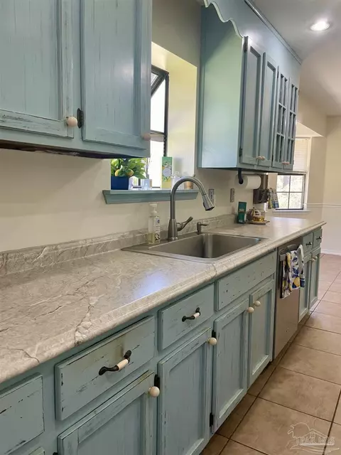 Kitchen - 3522 Sweet Bay Dr, Pace, FL 32571 photo 3 of 6