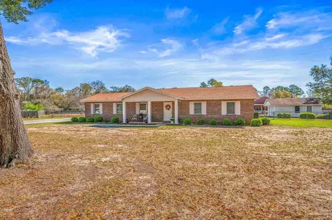 4560 Woodbine Rd, Pace, FL 32571