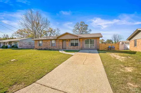 1139 Grenelefe Dr, Cantonment, FL 32533
