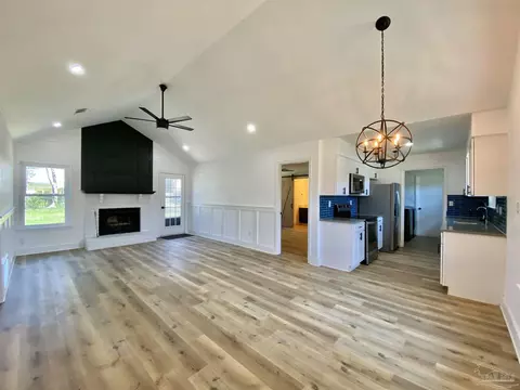 6458 Greenwell St, Pensacola, FL 32526