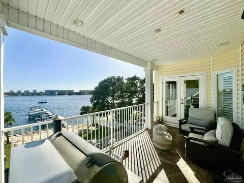105 Brooks St #5, Fort Walton Beach, FL 32548
