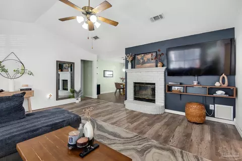 716 Candlestick Pl, Pensacola, FL 32514